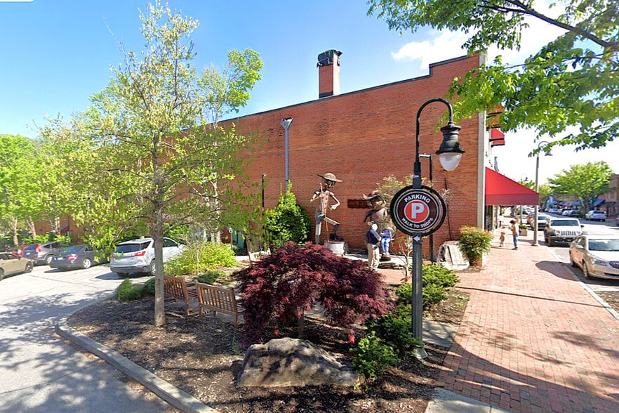 93 N Main St, Waynesville, NC for sale - Building Photo - Image 3 of 9