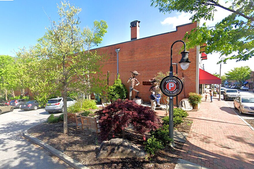 93 N Main St, Waynesville, NC à vendre - Photo du bâtiment - Image 3 de 9