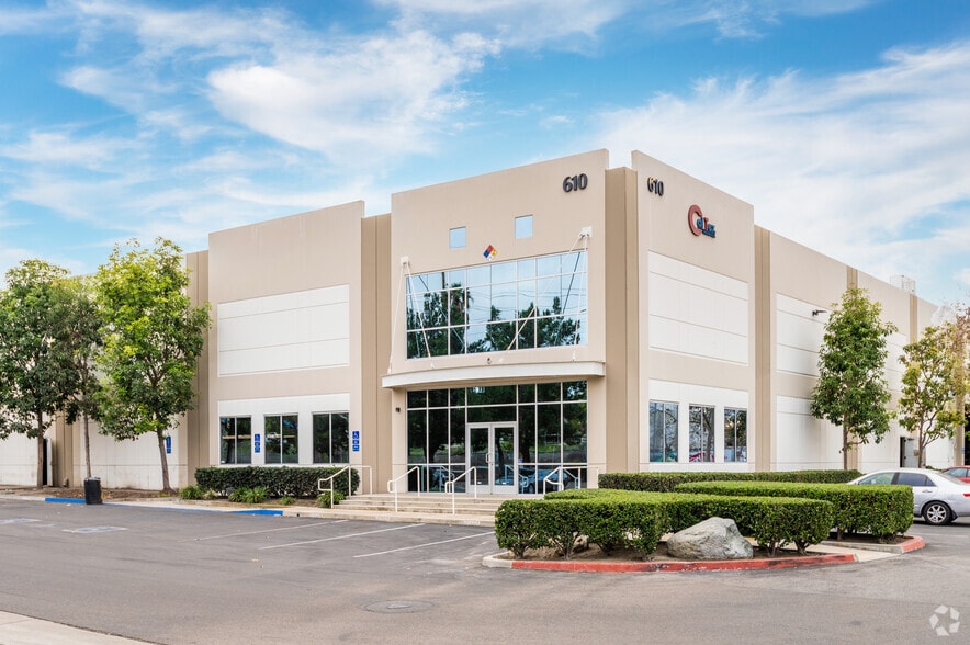 610 N Gilbert St, Fullerton, CA for lease - Primary Photo - Image 1 of 5