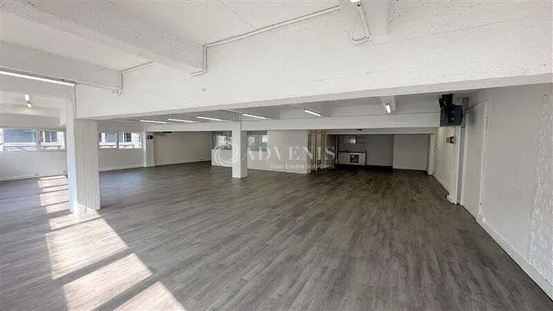 Office in Montreuil for lease - Interior Photo - Image 2 of 6