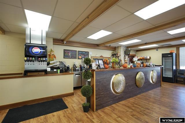 632 Cy Ave, Casper, WY à vendre - Photo intérieure - Image 3 de 40