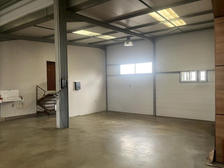 Flex in Signes for sale - Interior Photo - Image 2 of 10