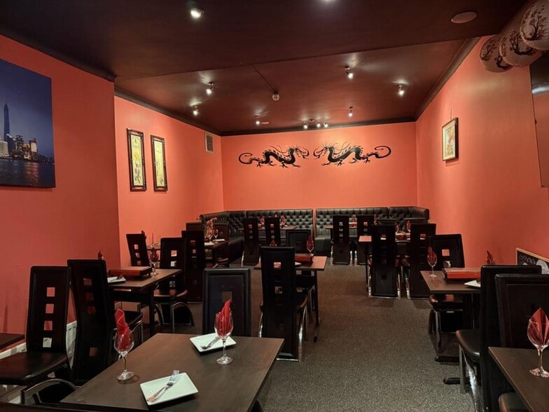 27 Tontine St, Folkestone for lease - Building Photo - Image 2 of 9