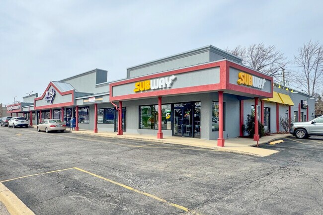 More details for 921-925 E Roosevelt Rd, Wheaton, IL - Office/Retail for Lease