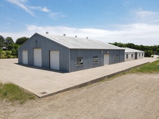 Plus de détails pour 2600 James St, Denton, TX - Industriel à louer