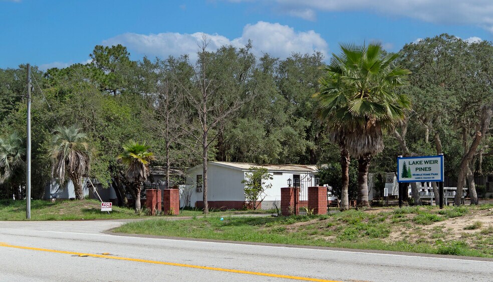 14455 E Highway 25, Ocklawaha, FL à vendre - Photo du bâtiment - Image 2 de 7