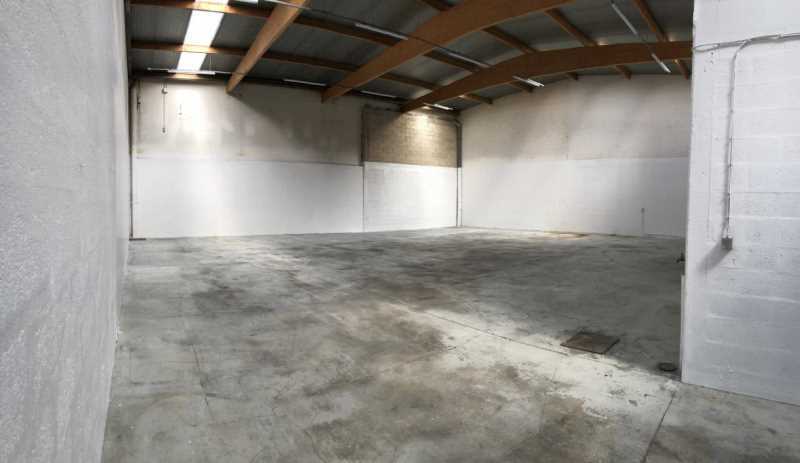 Flex in Émerainville for lease - Interior Photo - Image 2 of 15