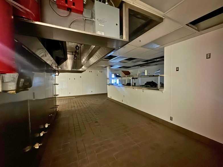 1380 W Centerville Rd, Garland, TX for lease - Interior Photo - Image 3 of 7