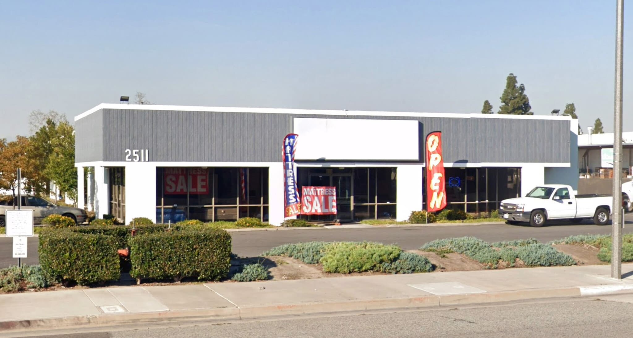 2511 W La Palma Ave, Anaheim, CA for lease Primary Photo- Image 1 of 4
