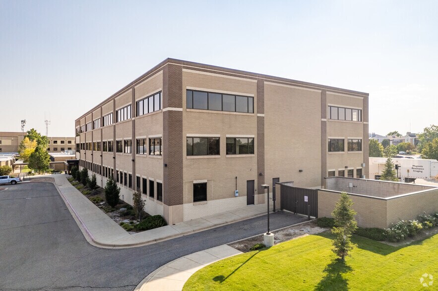 8510 Bryant St, Westminster, CO à louer - Photo du bâtiment - Image 3 de 4