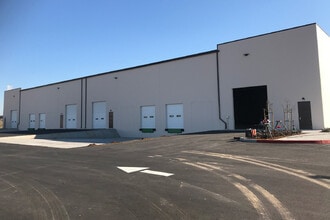 651 N Armstrong Ave, Fresno, CA for lease Building Photo- Image 2 of 2