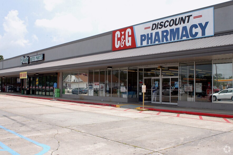 9303-9323 Jefferson Hwy, River Ridge, LA à louer - Photo du bâtiment - Image 3 de 8