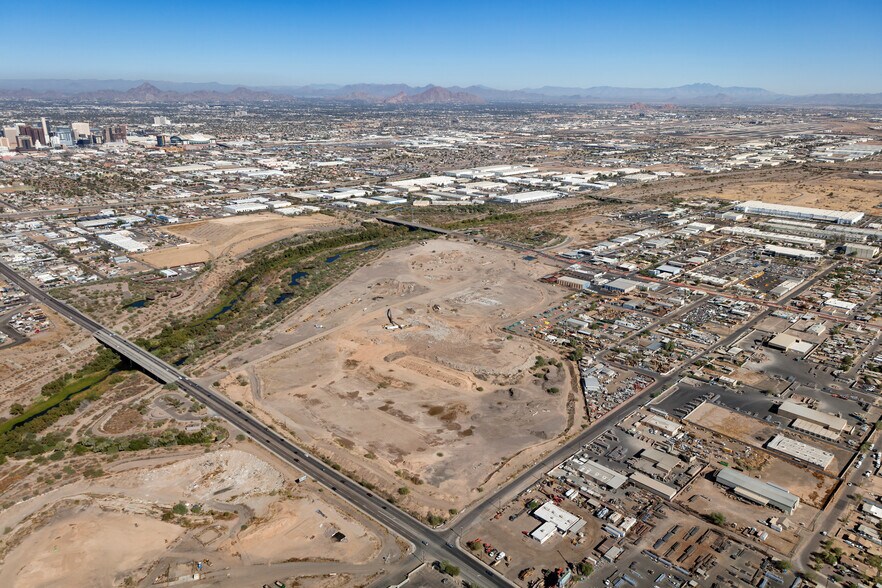 7th & Elwood St, Phoenix, AZ à louer - Photo du bâtiment - Image 2 de 5