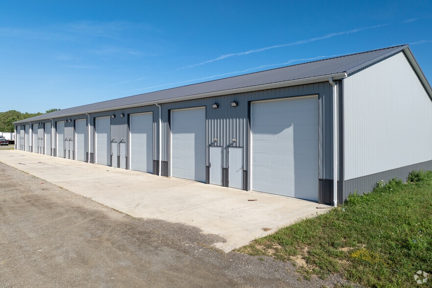 12340 Eaton Commerce Pky, Columbia Station, OH for lease - Primary Photo - Image 1 of 5