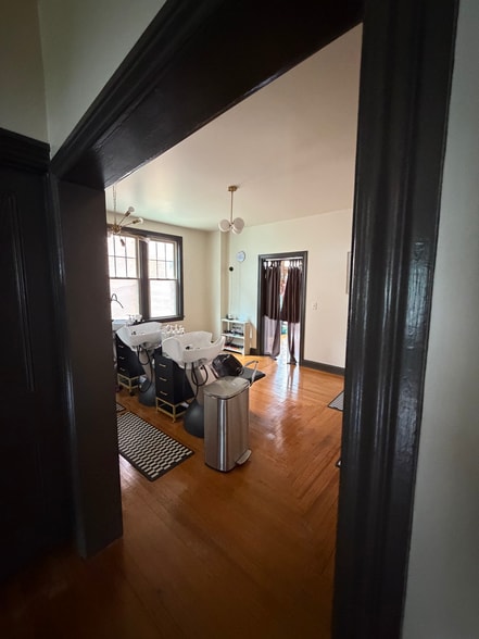 234 W Main St, Hummelstown, PA à vendre - Photo du bâtiment - Image 2 de 9
