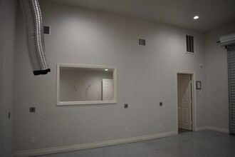 4402 Rex Rd, Friendswood, TX for lease Interior Photo- Image 2 of 5