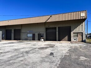 6127-6157 Cyril Ave, Orlando, FL à louer Photo intérieure- Image 1 de 3