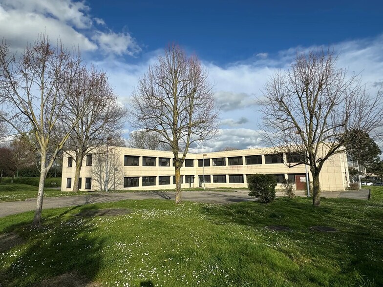 Bureau dans Reims à vendre - Photo du bâtiment - Image 2 de 5