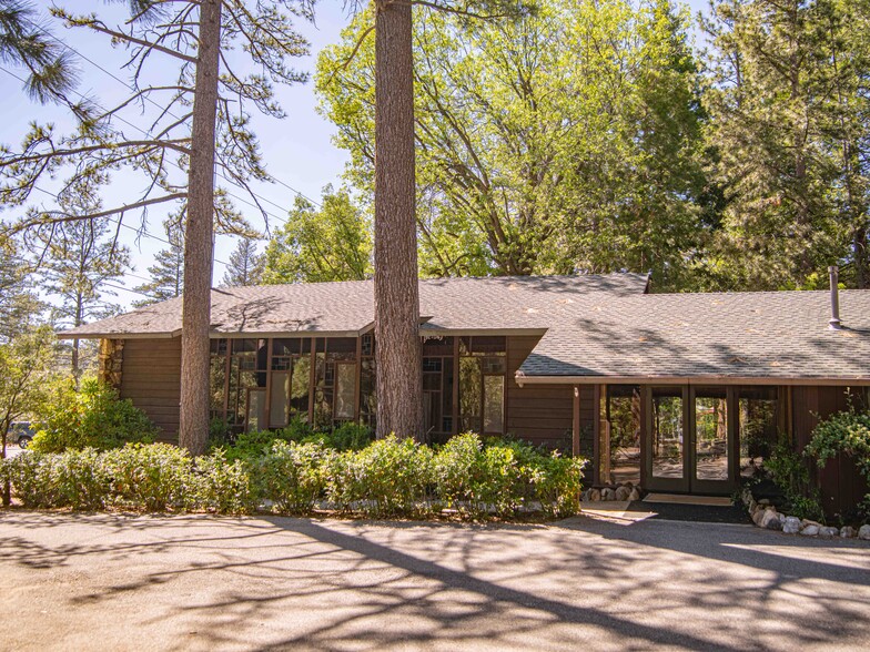 25970 Cedar st, Idyllwild, CA à vendre - Photo principale - Image 1 de 1