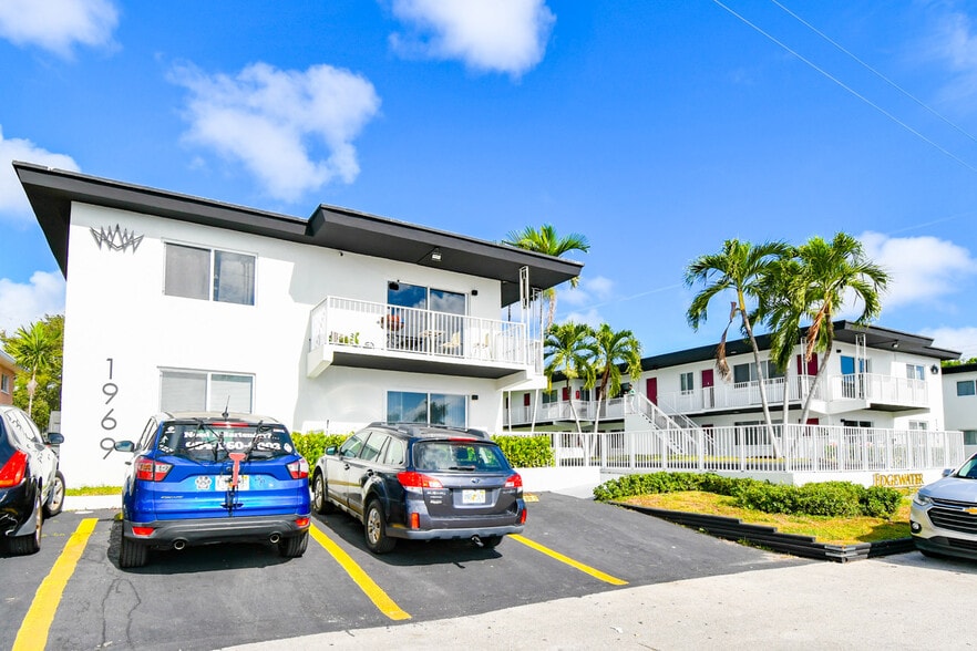 1969-1979 N Glades Dr, North Miami Beach, FL for sale - Building Photo - Image 2 of 8