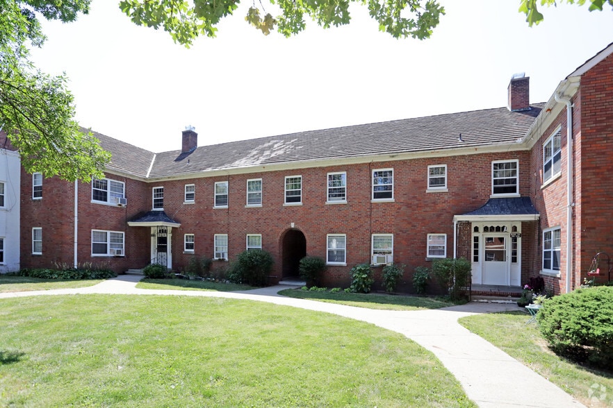 3333 Grand Ave, Des Moines, IA for sale - Primary Photo - Image 1 of 55