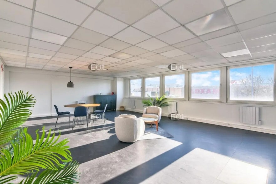 Office in Aulnay-sous-Bois for lease - Building Photo - Image 3 of 16