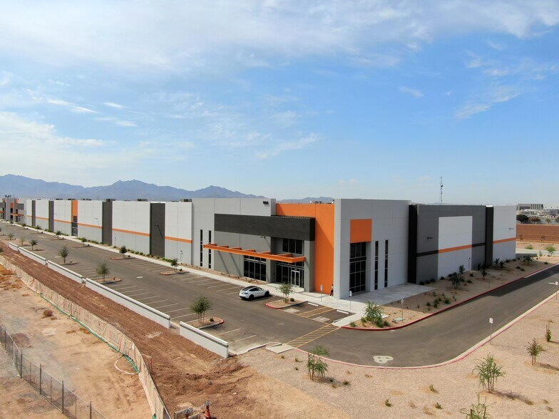 2150 S 91st Ave, Tolleson, AZ à louer - Photo du bâtiment - Image 2 de 10