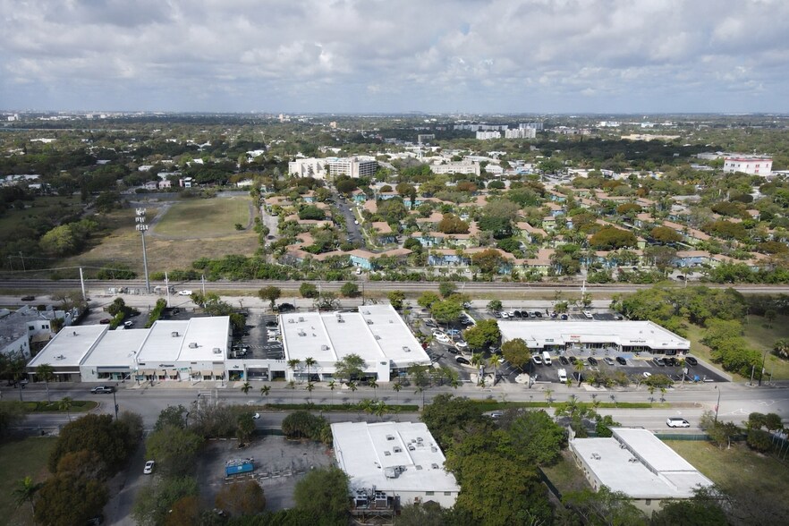 5084 Biscayne Blvd, Miami, FL à louer - Photo du bâtiment - Image 2 de 27