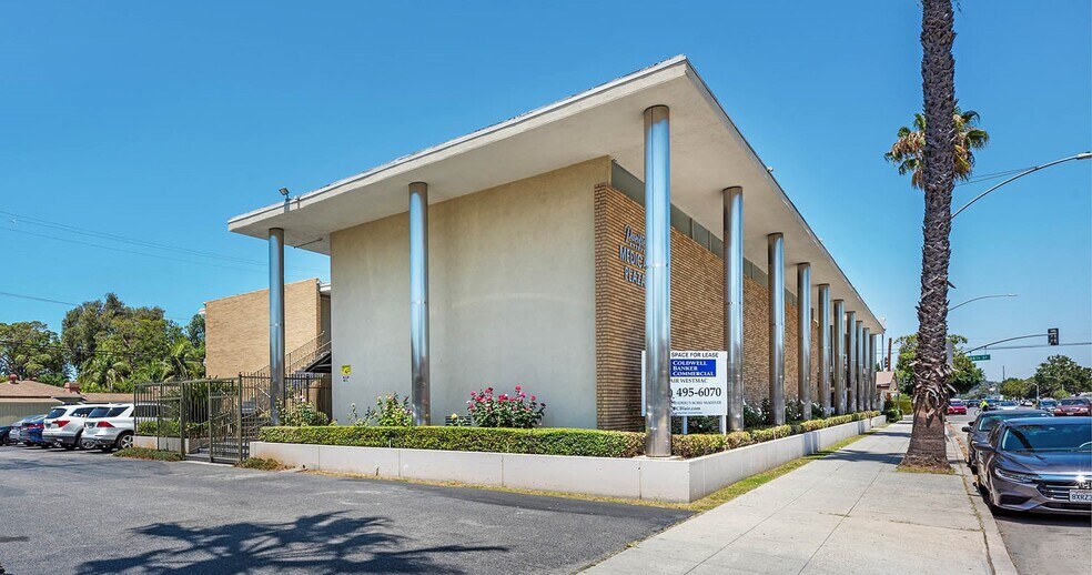 2777 Pacific Ave, Long Beach, CA à louer - Photo du bâtiment - Image 2 de 33