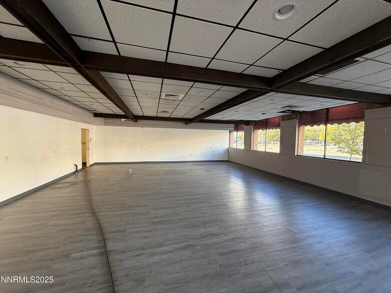 701 S Carson St, Carson City, NV à louer - Photo du bâtiment - Image 3 de 8
