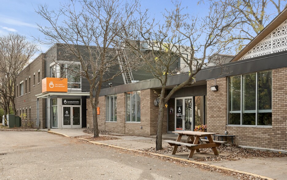 1501 Xerxes Ave N, Minneapolis, MN for sale - Building Photo - Image 2 of 3