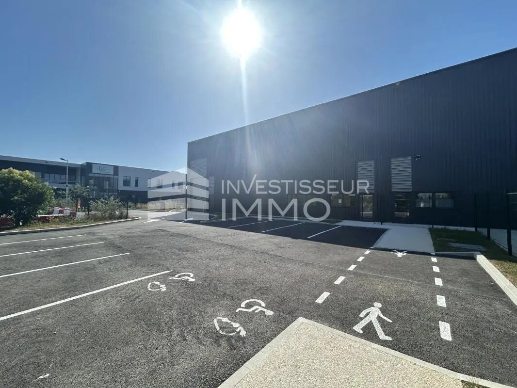 Bureau dans Lieusaint à louer Photo du bâtiment- Image 1 de 2