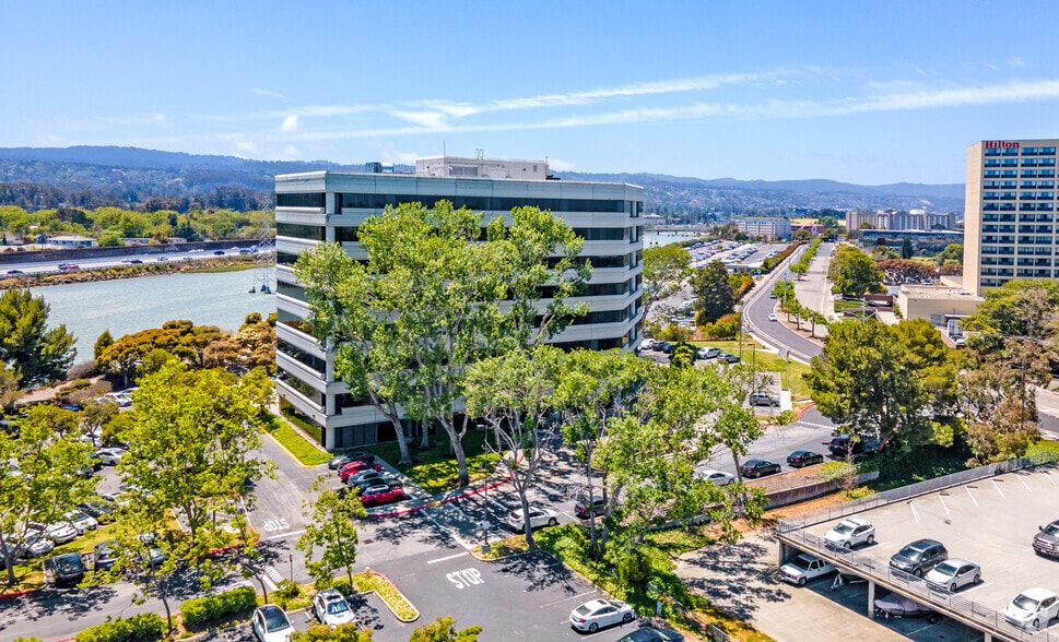 577 Airport Blvd, Burlingame, CA for lease - Building Photo - Image 3 of 7