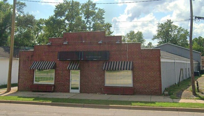 More details for 2918 Portage St, Kalamazoo, MI - Office for Sale