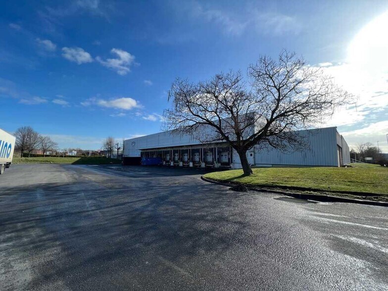 38 Rue Marcel Paul, Tremblay-en-France à louer - Photo du bâtiment - Image 3 de 22