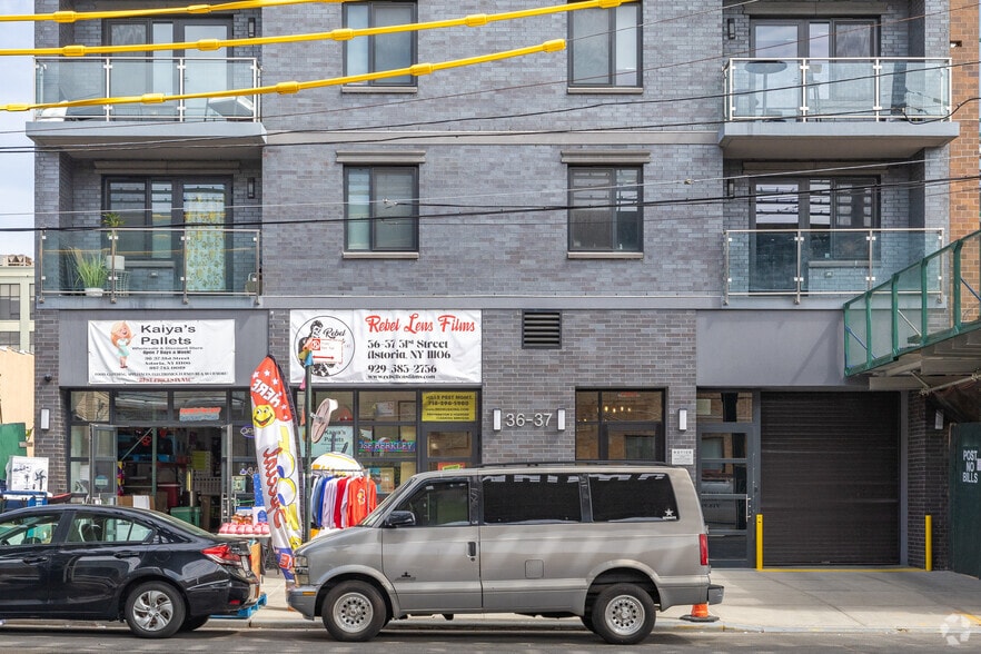 3637 31st St, Long Island City, NY for lease - Building Photo - Image 2 of 7