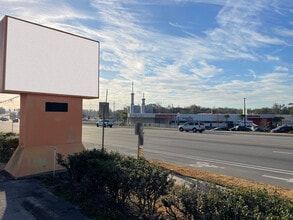 5925 SE Abshier Blvd, Belleview, FL à vendre Photo intérieure- Image 2 de 45