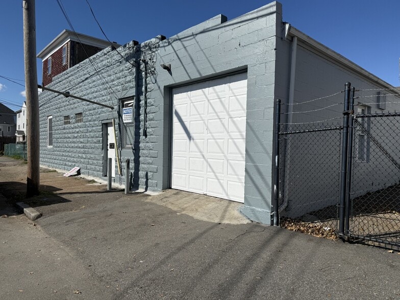 31 Scott St, New Bedford, MA for sale - Building Photo - Image 1 of 12