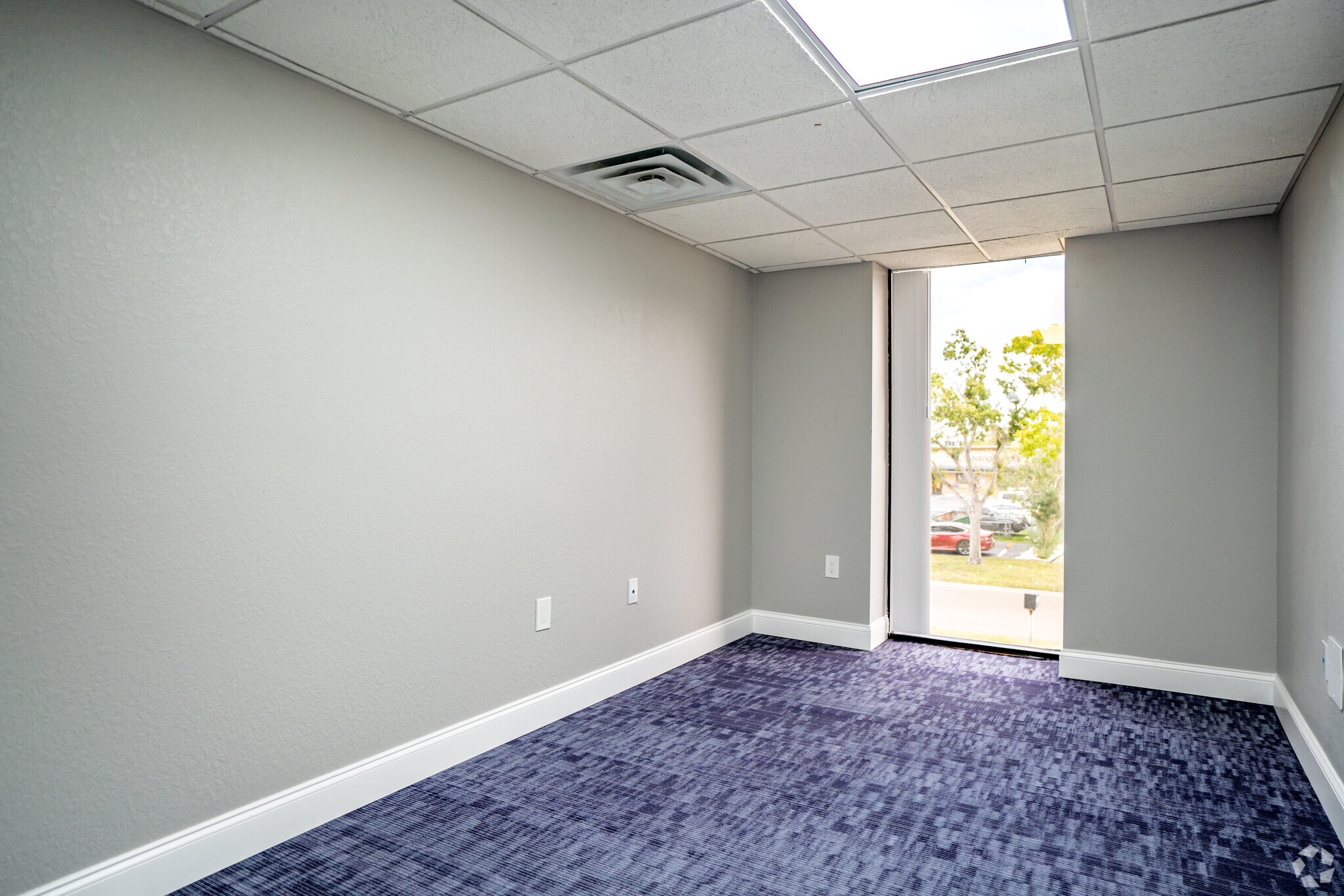 13246 38th St N, Clearwater, FL for lease Interior Photo- Image 1 of 1