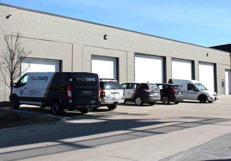 1930 S 4th St, Milwaukee, WI for sale - Primary Photo - Image 1 of 10