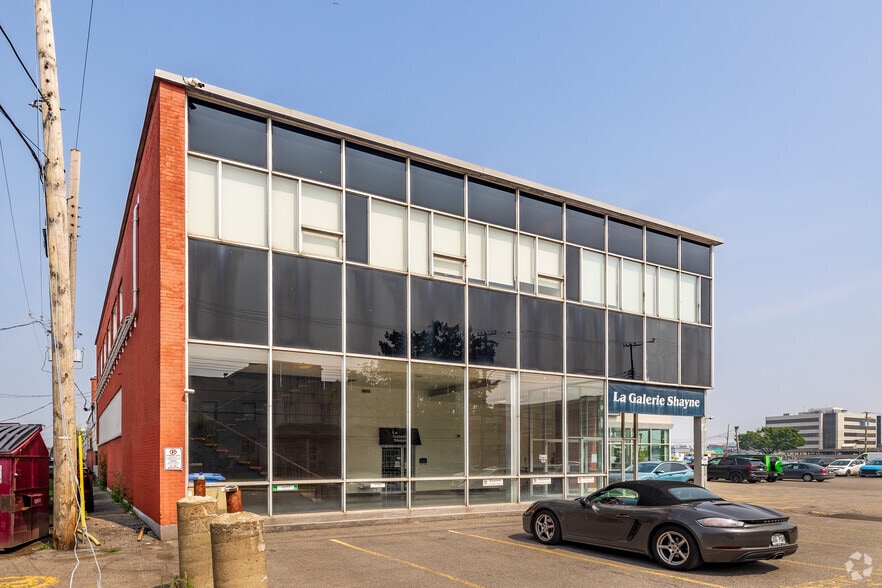 5441-5471 Av Royalmount, Mont-Royal, QC à louer - Photo du bâtiment - Image 2 de 7