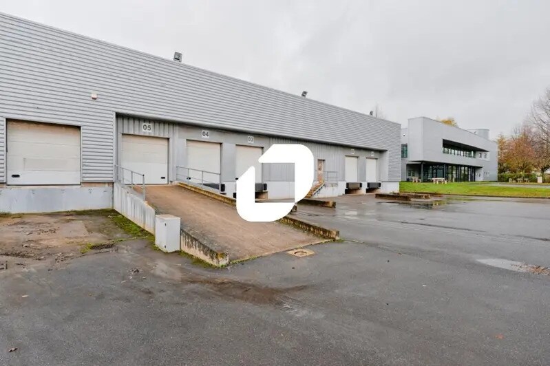 Industrial in Wissous for lease - Building Photo - Image 3 of 15