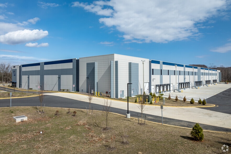 2000 International Dr, Mount Olive, NJ for lease - Building Photo - Image 3 of 23