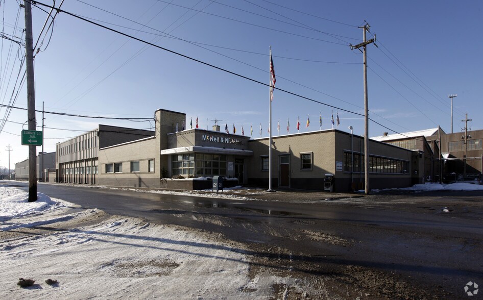 96 E Crosier portefeuille de 4 propriétés à vendre sur LoopNet.ca - Photo du bâtiment - Image 2 de 6