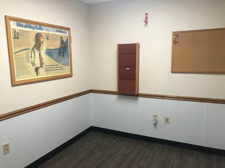 1265 Wayne Ave, Indiana, PA for lease - Building Photo - Image 2 of 17