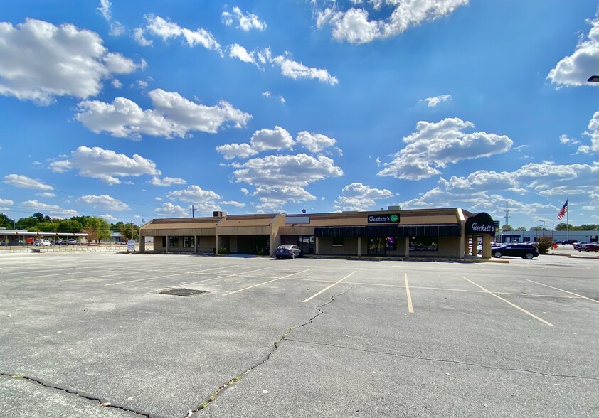 705 Illinois Ave, Joplin, MO for lease - Building Photo - Image 3 of 8