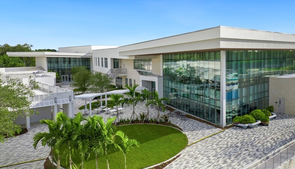 9059 SW 73rd Ct, Miami, FL for sale - Building Photo - Image 3 of 21