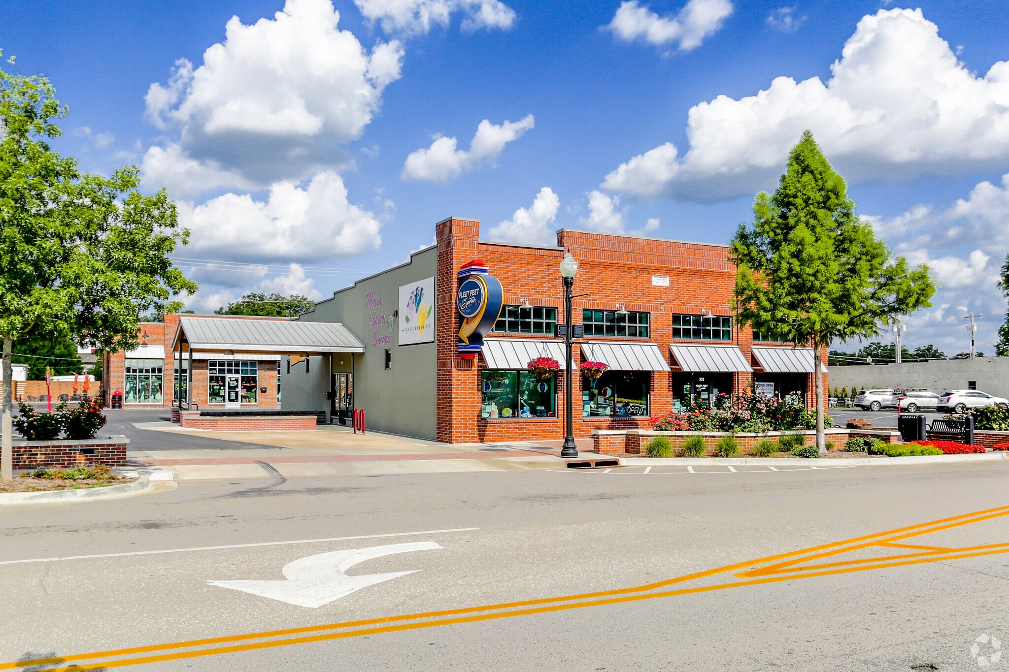 303 S Main St, Broken Arrow, OK for sale Primary Photo- Image 1 of 11