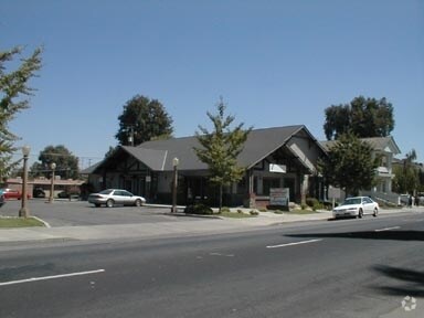 518 N Court St, Visalia, CA à louer - Photo du bâtiment - Image 2 de 9