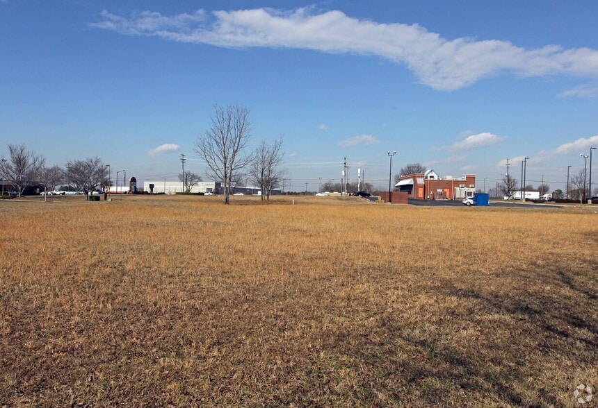 Sunset Rd, Charlotte, NC for sale - Building Photo - Image 3 of 8